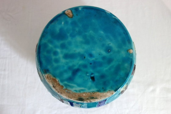 Image 1 of Ein Paar gedeckter Vasen aus Keramik, China, Mitte 20.