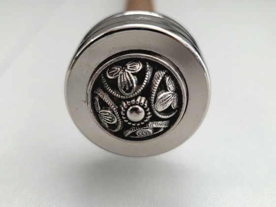 Luxury Wooden Walking Stick with Silver-Tone Carved Handle - Brand New – Decorative Objects, Metal (photo 8 of 10)