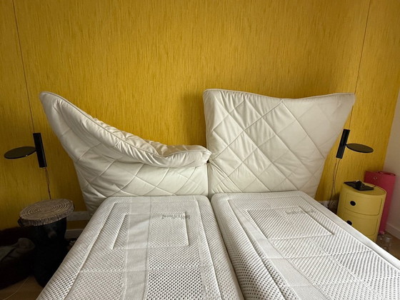 Image 1 of Poltrona Frau “Lelit” in pelle bianca, reti e materassi Lattoflex