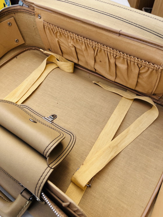 Image 1 of Valigia vintage in similpelle beige