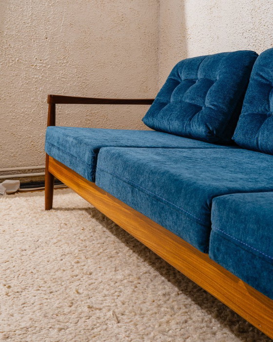 Image 1 of Canapé extensible trois places danois en teck, années 1970