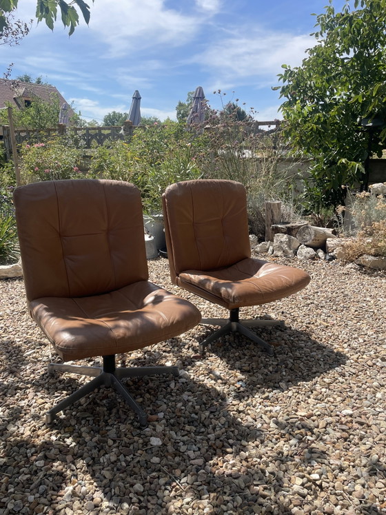 Set van 2 vintage cognac leren draaifauteuils – jaren 70 – Draaistoelen, Leather, Metal (photo 3 of 10)
