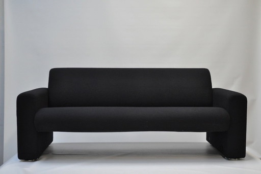 Artifort 691 - 2,5 posti - Completamente restaurato e rivestito in Kvadrat