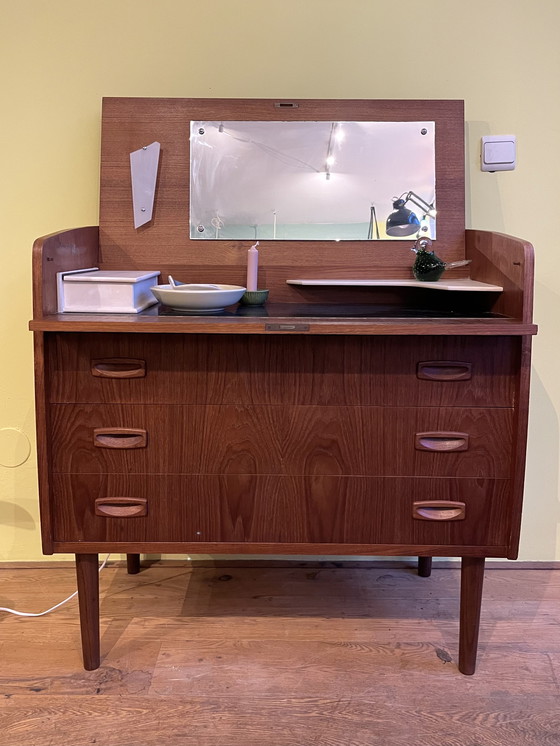 Image 1 of Kaptafel / ladekast vintage uit Denemarken teak fijner