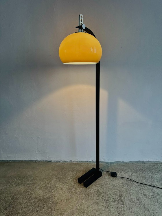 Mushroom Shade Floor Lamp by Dijkstra Lampen, The Netherlands, 1970s – Floor lights, Plastic, Metal (photo 6 of 7)