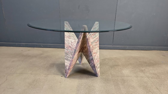 Image 1 of Architectonische eettafel van marmer en glas, jaren 70.