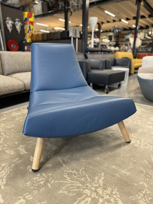 Poltrona Montis Olivier in pelle blu 