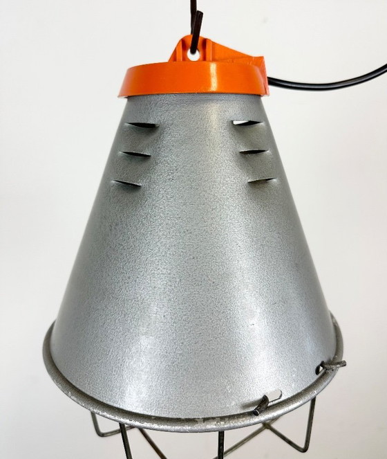 Image 1 of Lampada a sospensione in alluminio grigio industriale, anni '70
