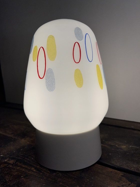 Image 1 of Lampada da soffitto vintage in vetro opalino della metà del secolo scorso