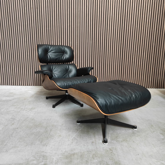 Image 1 of Chaise longue Eames vintage avec ottoman