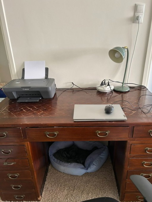 Houten bureau antiek met 13 laatjes