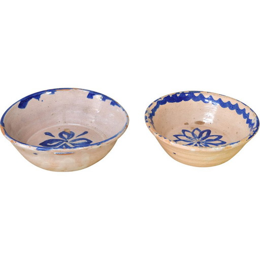 Paire de bols décoratifs vintage en terre cuite émaillée bleue et blanche