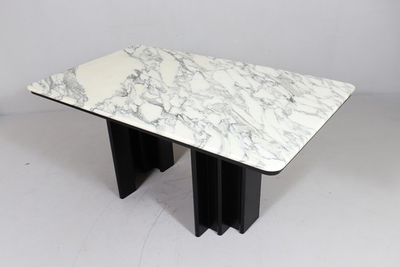 Image 1 of Mid Century eettafel met Carrara marmeren blad, Italië, jaren 1970