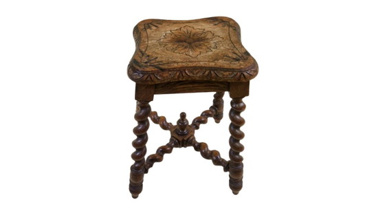 Image 1 of Tabouret ancien en chêne anglais : Table d'appoint victorienne sculptée à motif torsadé