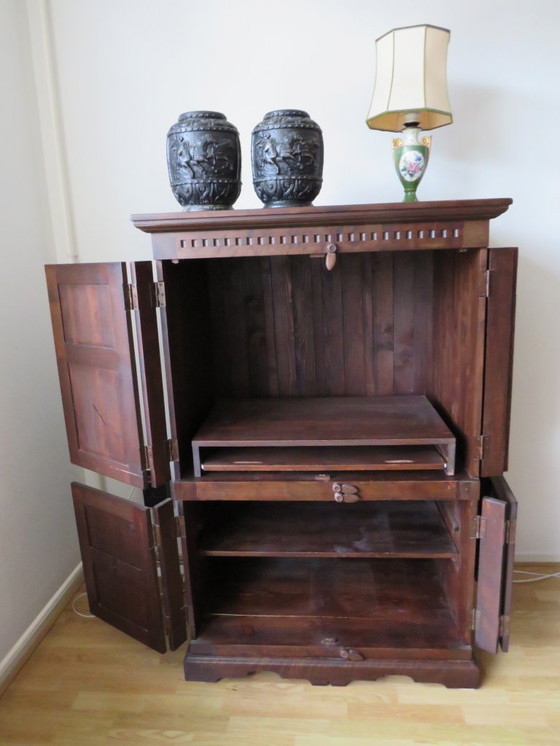 Image 1 of Tv-/Computerkast