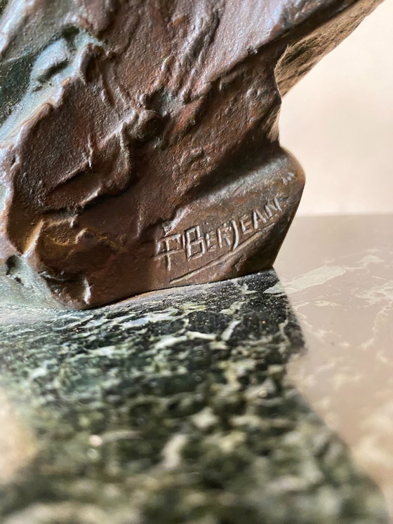 Image 1 of Bronzeskulptur „Mann mit Panther“ – P. Berjean (Art-Deco-Stil)