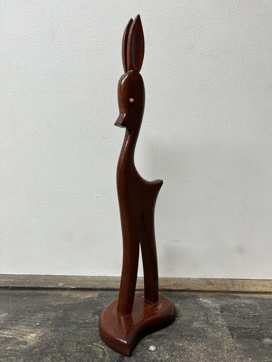 Image 1 of Cerf vintage en teck stylisé Mid Century