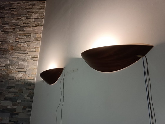 Image 1 of Grote wandlampen van hout en messing van Declic France, jaren 80.