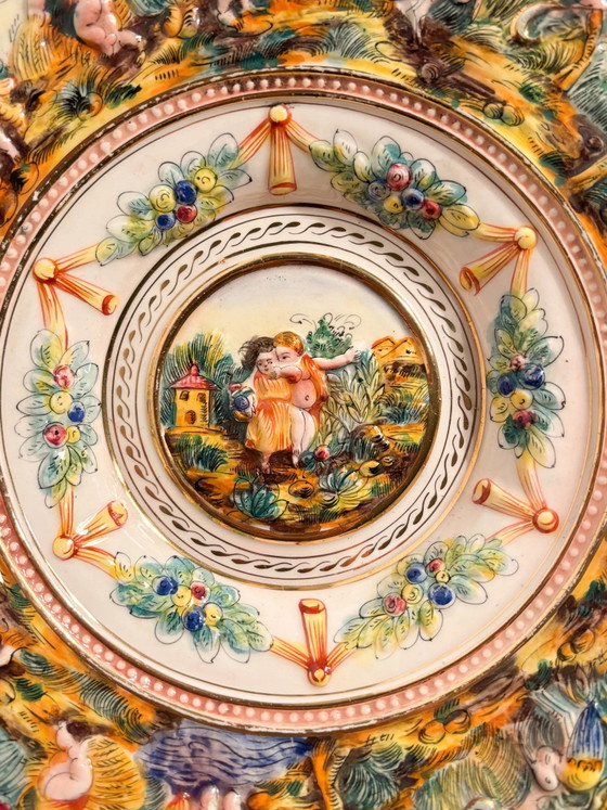 Large Capodimonte Porcelain Plate, Hand-Painted and Embossed, 1950s – Decorative Objects (photo 4 of 11)