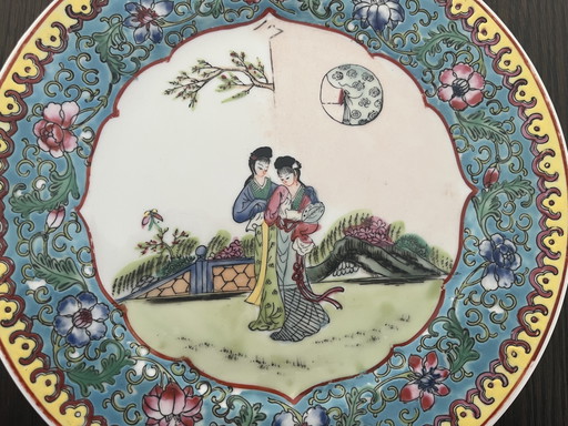 Plato decorativo de porcelana china pintado a mano – Jingdezhen – Famille Rose – Ø27 cm