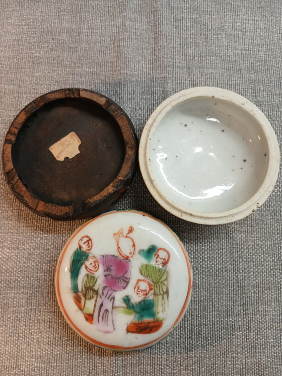 Juego de 4 piezas de porcelana china, período Daoguang, principios del siglo XIX, Famille Rose, estilo (photo 3 of 14)