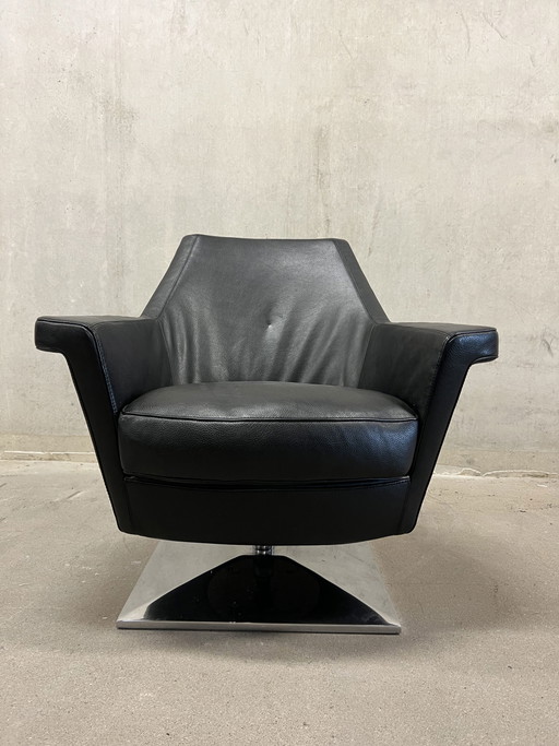 Poltrona girevole Molinari Giulietta in pelle nera