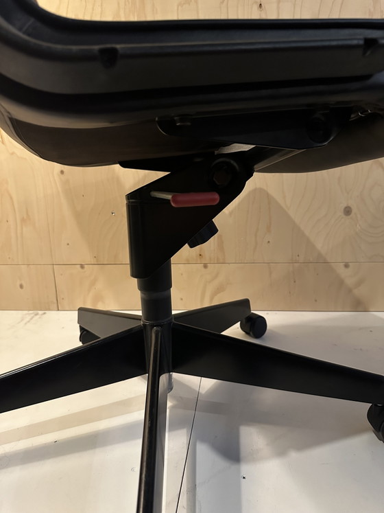 Image 1 of Walter Knoll. Fauteuil de direction conçu par Richard Sapper.
