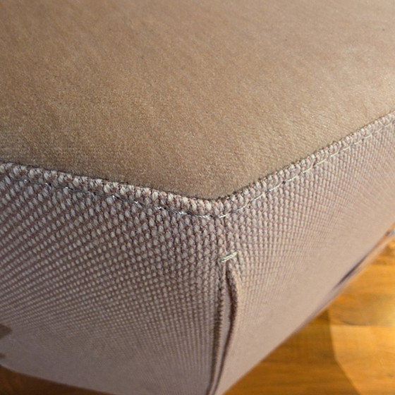 Image 1 of Puf con amuleto Leolux