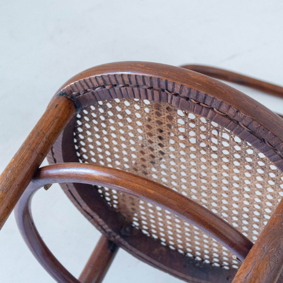 Image 1 of Set van vier eetkamerstoelen uit de jaren 1900, gemaakt van gebogen hout en riet door Josef Hoffmann, met label.