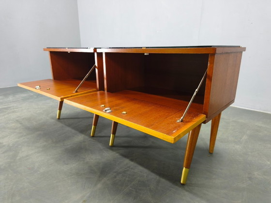 Image 1 of Coppia di comodini cechi di metà secolo con piano in vetro, anni '60