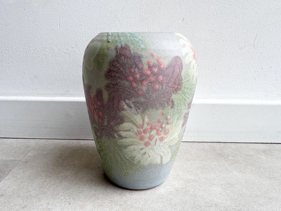 1x Studio Ceramic Vase With Flowers - Pastel Colors (photo 7 of 8)