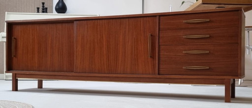 buffet du milieu du siècle