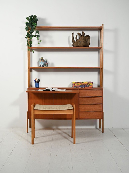 Skandinavisches Teak-Bücherregal mit ausziehbarem Schreibtisch