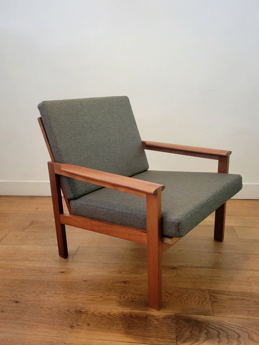Vintage Capella armchair by Illum Wikkelsø for Niels Eilersen