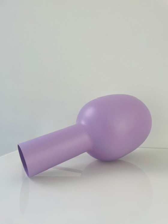 Image 1 of Pichet en métal lilas avec grande anse 30 cm