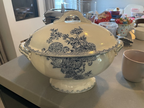 Image 1 of Magnifique service de table ancien complet !