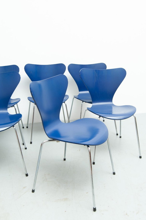 Otto sedie della serie 7 disegnate da Arne Jacobsen per Fritz Hansen, anni '50. – Sedie da pranzo, Wood (photo 3 of 24)