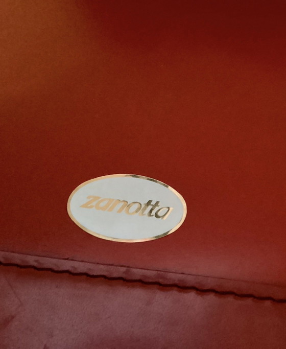 2 Rote Zanotta „Armada“ Leder Stühle Andrea Branzi Italien 80er – Sessel, Leather, Metal (photo 4 of 7)
