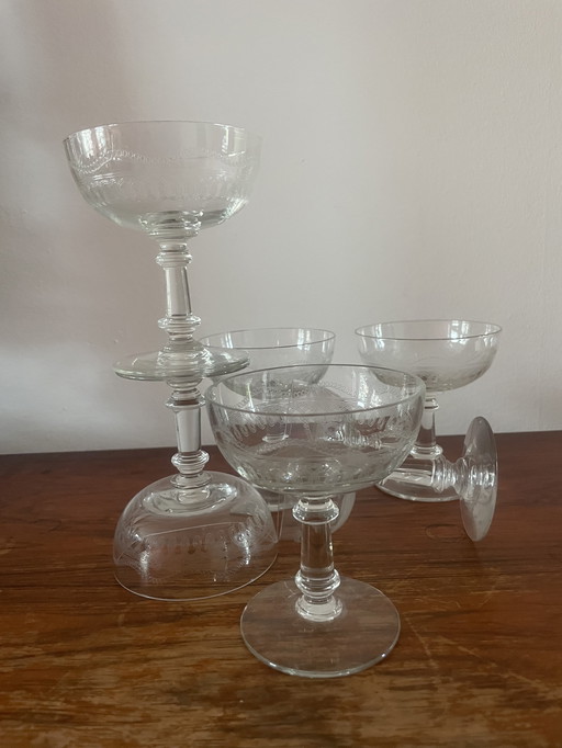 Theresientalische Champagner-Coupés