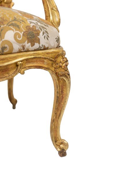 Image 1 of Fauteuil de style Louis XV, avec son dossier à la reine. Époque 1900-1950.