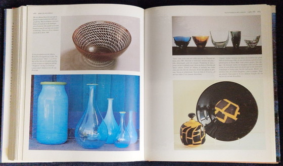 Image 1 of Svenskt Glas - Coffee table book about the history of Swedish glass 1150-1990