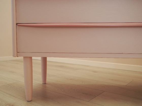 Dänische Kommode aus den 1970er Jahren in Rosa, vier Schubladen, Teakfurnier, massive Beine – Kommoden, Wood (photo 15 of 18)