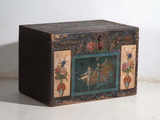 Baule cinese antico dipinto in legno di pino – Cina, circa 1900 – Armadi contenitori (photo 6 of 40)
