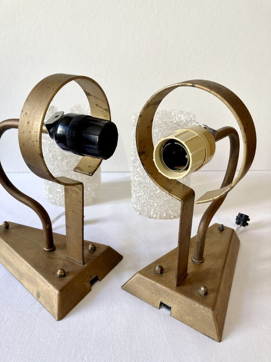 Image 1 of Drei Wandleuchten aus vergoldetem Metall und Plexiglas mit Eis-Effekt, 1960er-70er Jahre