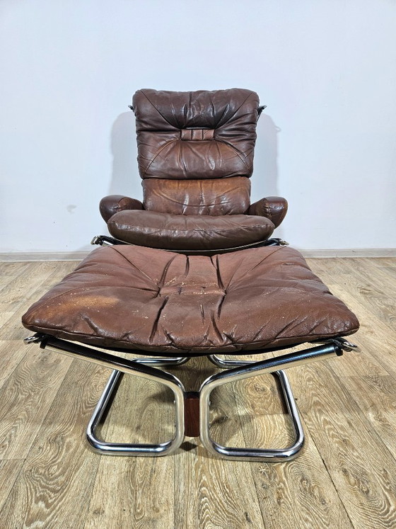 Image 1 of Poltrona con poggiapiedi, Westnofa, "Poltrona con poggiapiedi", progettata da