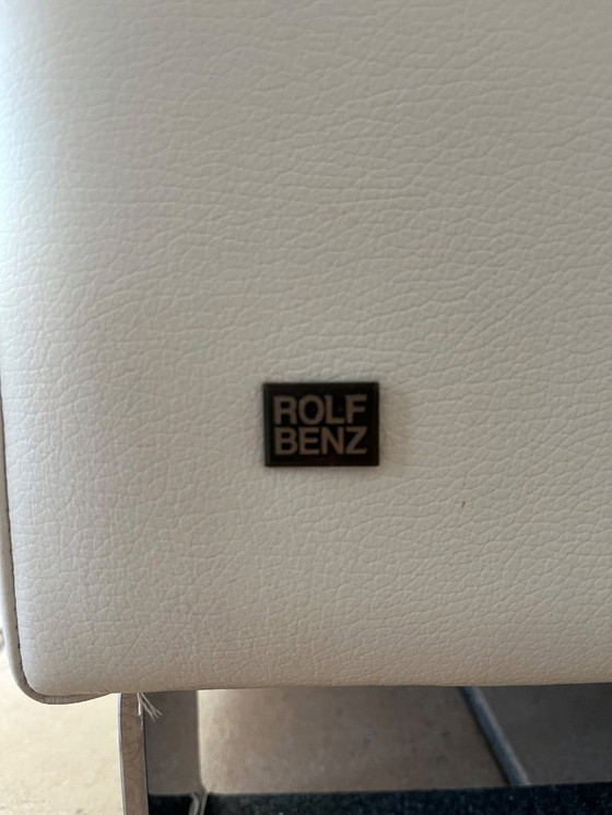 Image 1 of Rolf Benz EGO Ecksofa in weißem Leder mit zwei passenden Hockern – Neuwertiger Zustand