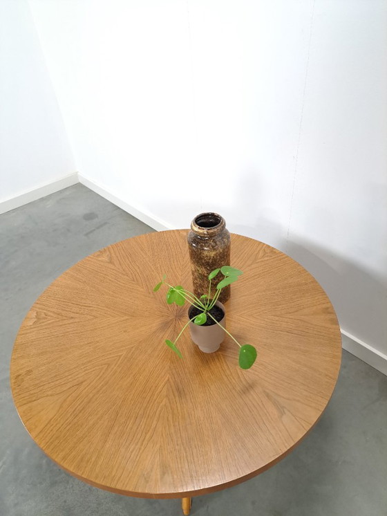 Image 1 of Mesa de centro redonda con patas de madera Ilse Möbel