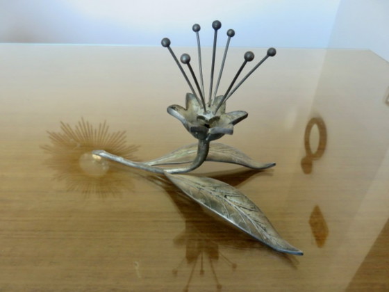 Set di 6 posacenere a forma di fiore, in bronzo argentato, Francia, circa 1960 o 1970 – Oggetti decorativi (photo 15 of 16)