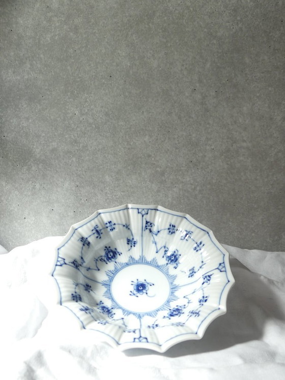 Image 1 of Royal Copenhagen Musselmalet 351 serving bowl UK4RAEB