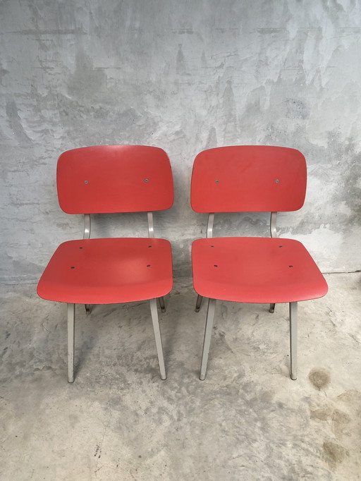 2 chaises rouges Friso Kramer Revolt